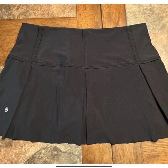 Lululemon women’s size 8 Black Athletic Tennis Skort - Picture 3 of 9
